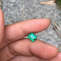 天然哥伦比亚穆佐祖母绿