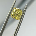 GIA。fancy yellowSI1 肉眼干净，高性价比，欢迎询价