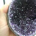 刚入手的紫晶洞石皮上有裂痕，这样的紫晶洞是不是不好？是不是要影响价格？
