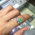 小清新的祖母绿钻石戒指