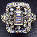 铂金复古宫廷款钻石戒指……10.13克，钻石0.67克拉