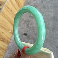 这个满豆绿怎么样，求估价（已还图，发现非完全，请教是否留，or少好多钱）
