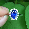 一枚蓝宝石戒指