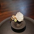 脂白和田玉籽料山茶花戒指