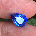 最近市场上很少水滴的蓝宝石，大家看看这颗2.43的矢车菊蓝宝石怎样？