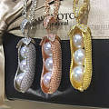 怡宏珍珠 专门出售小饰品，和一些DIY散珠 比较平民的价格做高贵的品质