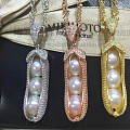 怡宏珍珠 专门出售小饰品，和一些DIY散珠 比较平民的价格做高贵的品质