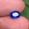 个人很喜欢的一颗无烧矢车菊蓝宝石，丝绒感很强，大家觉得怎样？