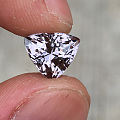 尖晶石的美在于不论什么颜色都可以展示出它的美丽