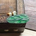 起荧光 飘绿叶子