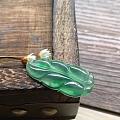 起荧光 飘绿叶子