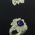 一枚为舞蹈家设计定做的蓝宝石戒指，铂金镶钻。