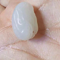 白玉锁貔貅松石吊坠
