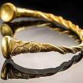 英国余寻宝者发现最古老凯尔特人工艺品 全部由黄金制成