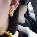 最近一直戴的珍珠花耳环
