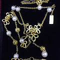 最近发现坛子里生生家的珍珠花好火，突然记起我有一套N年前在谢瑞麟收的珍珠系列...