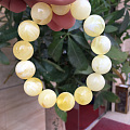 28.4克纯天然蜜蜡俄料白花蜜手串，纹路漂亮，各别有微小瑕疵，总体漂亮，15...