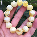 28.4克纯天然蜜蜡俄料白花蜜手串，纹路漂亮，各别有微小瑕疵，总体漂亮，15...