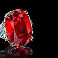 红钻石与红宝石有什么区别？