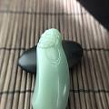 和田玉中的特殊品种，鸭蛋青，无结构无杂色，玉质细腻 温润，雕刻达摩