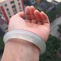 姐妹们帮忙看看这个镯子值多少哇