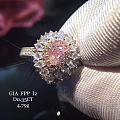 【GIA 成品粉钻戒指】
          经典造型，主石选用水滴形粉钻。...