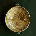银鎏金：花鸟纹斜錾刻工艺、八卦十二生肖辟邪镜（为一体两面工艺）