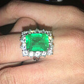 海外老太太收藏了60年的戒指...我是强盗啊。罪过。谁叫她喜欢呢😜