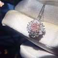 【GIA粉钻成品 两用款】
主石参数：0.40CT Light Pink V...