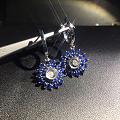 【俏物】1.11克拉蓝宝石耳环，耳扣设计，牢固大方，皇家蓝颜色，中间还有可灵...