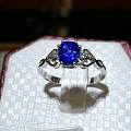 漂亮的蓝宝石戒指