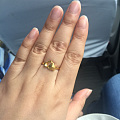 前几天刚收了公主方小钻戒💍，昨天老妈又给买了个爱心小戒指！
