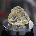 650万，709.41ct「Peace Diamond」钻石，被Graff收...
