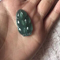 出两个镯子及吊坠套装