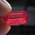 稀有宝石之红色篇——蔷薇辉石（Rhodonite）