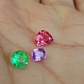 清新霓虹色彩宝，糖果系尖晶、沙弗莱和蓝宝石，以及关于彩宝色差的探讨