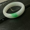 这个镯子大家帮忙看一下