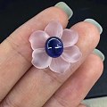 《馨纳珠宝》成品美货1.82ct蓝宝石光面，整粒1999送粉晶花瓣