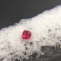 雪天拍图有感，还是粉色系的尖晶石最出彩