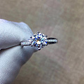 经典超闪超美1克拉八心八箭莫桑钻💍，18k重金打造，，直径：6.5mm，裸石...