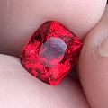 帮忙看看这颗尖晶石是红色绝地武士吗？