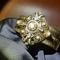 新入手的维多利亚时期手镯，18K金镶嵌钻石，可调节长度佩戴，美美的，大家欣赏
