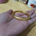 认真的出俩镯子珍镯克价310，周大福手镯因为变型了当金料出克价270