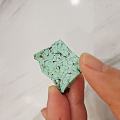 绿松表面有闪闪的东西是什么？