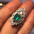 看到一个大美祖母绿戒指~美图分享下