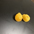 两个巨可爱的蜜蜡鸡油黄铃铛，合眼缘就收走吧！