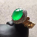 高冰木那甜阳绿戒指，裸石尺寸10.2/8.2/5.3mm，特价25000