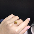 超级浓金色金珠戒指，色泽好浓郁呀[色]，百分百的天然色，不挑手形的戒指，18...