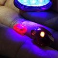 荧光在红宝石中永远是加分项，荧光反应
