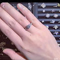 简单四爪钻戒💍款式，大家给个建议哇～